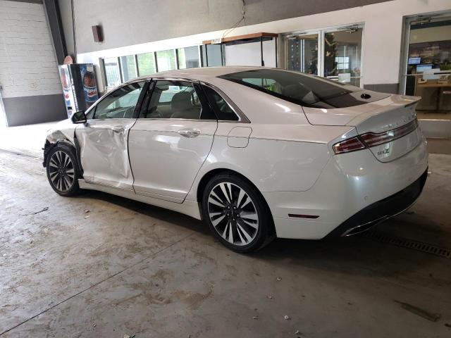 3LN6L5E9XHR643307 - 2017 LINCOLN MKZ RESERVE WHITE photo 2