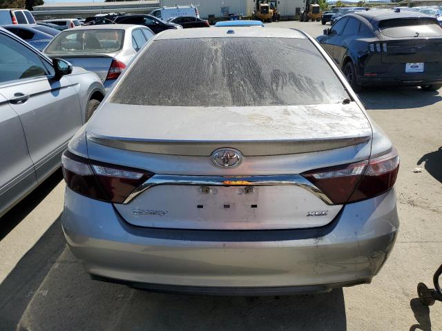 4T1BF1FK0GU234403 - 2016 TOYOTA CAMRY LE SILVER photo 6