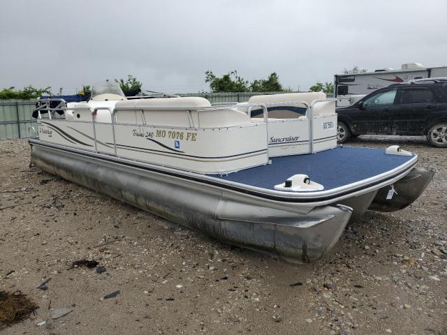 LWC90110G405 - 2005 LOWE BOAT WHITE photo 2