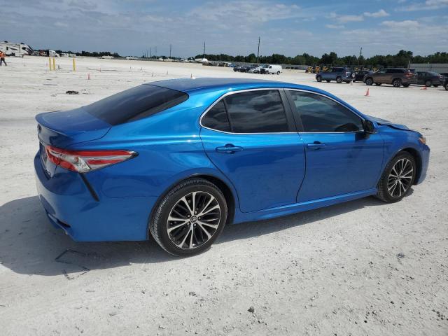 4T1B11HK5JU027735 - 2018 TOYOTA CAMRY L BLUE photo 3