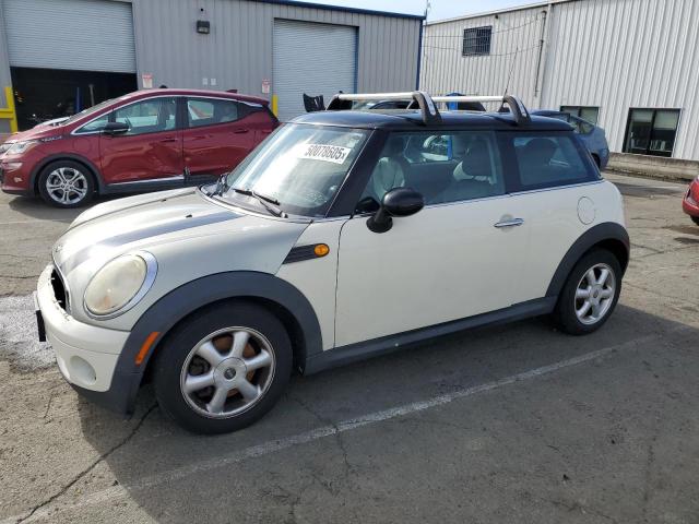 2010 MINI COOPER, 