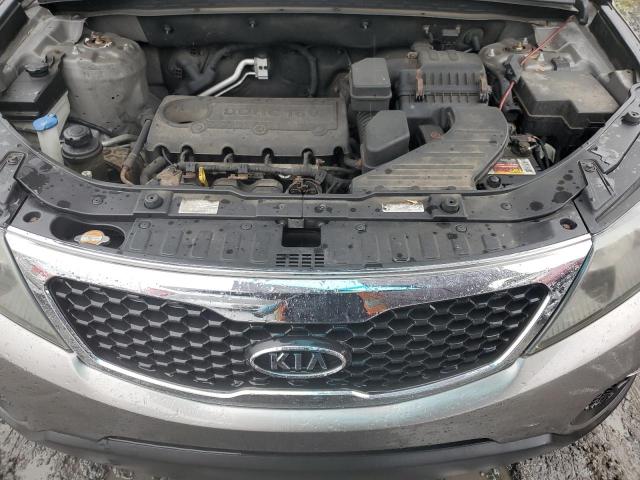 5XYKT4A12BG104565 - 2011 KIA SORENTO BASE GOLD photo 12