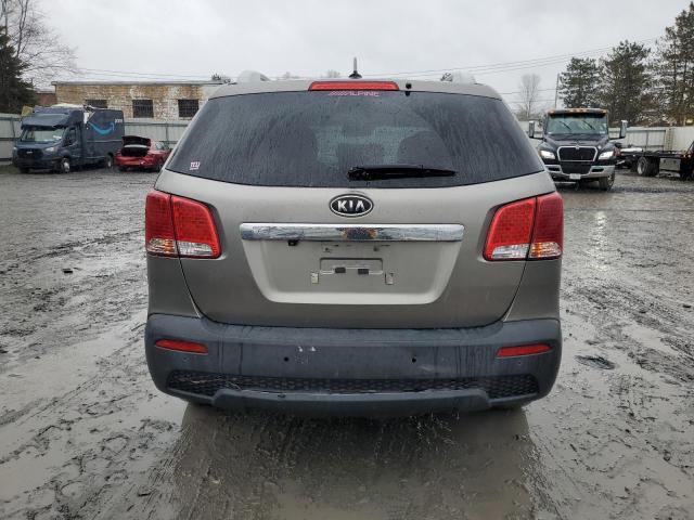 5XYKT4A12BG104565 - 2011 KIA SORENTO BASE GOLD photo 6