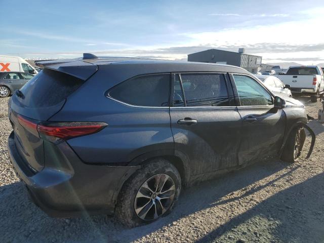 5TDGZRBH5NS583679 - 2022 TOYOTA HIGHLANDER XLE GRAY photo 3
