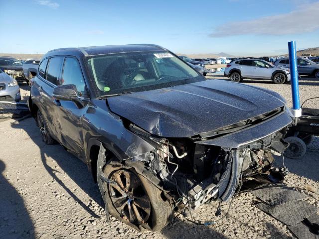 5TDGZRBH5NS583679 - 2022 TOYOTA HIGHLANDER XLE GRAY photo 4