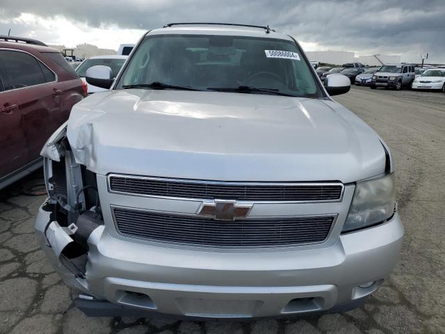 1GNSKBE02BR170440 - 2011 CHEVROLET TAHOE K1500 LT SILVER photo 5