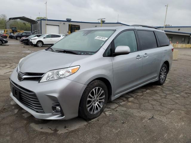 5TDYZ3DC1KS003729 - 2019 TOYOTA SIENNA XLE SILVER photo 1