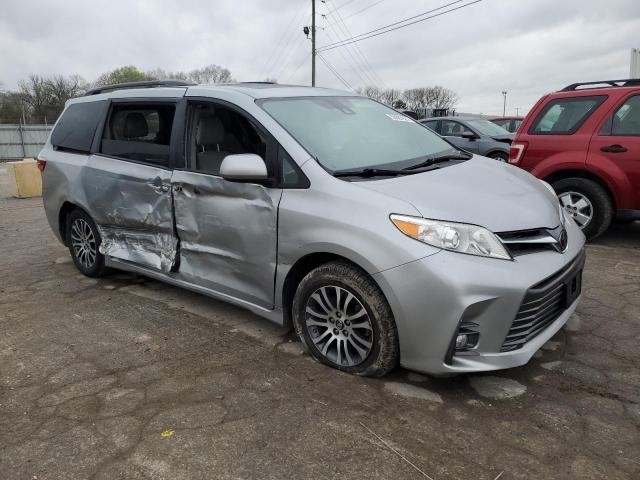 5TDYZ3DC1KS003729 - 2019 TOYOTA SIENNA XLE SILVER photo 4