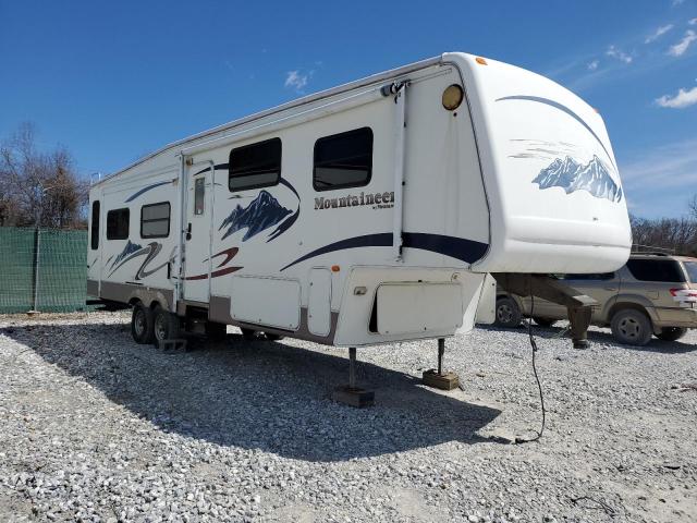 4YDF329265F706392 - 2005 KEYSTONE MONTANA WHITE photo 1