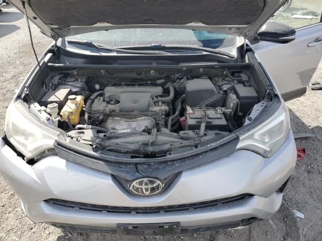 JTMNFREV8JD125996 - 2018 TOYOTA RAV4 SE 银色 照片 12