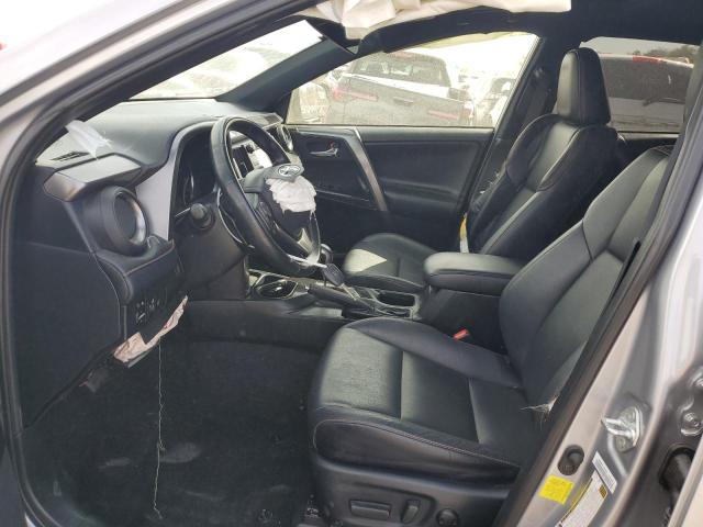 JTMNFREV8JD125996 - 2018 TOYOTA RAV4 SE 银色 照片 7