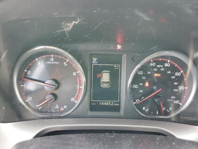 JTMNFREV8JD125996 - 2018 TOYOTA RAV4 SE 银色 照片 9