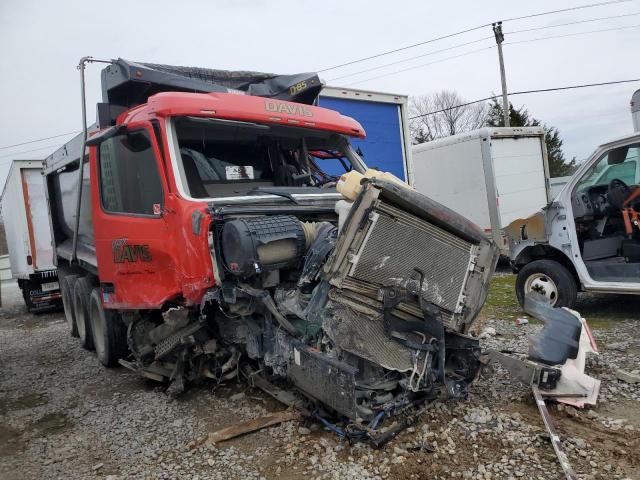 4V5K99EH9KN900449 - 2019 VOLVO VHD RED photo 5