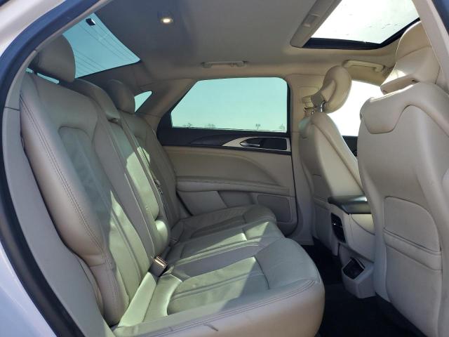 3LN6L5E96HR601541 - 2017 LINCOLN MKZ RESERVE WHITE photo 10