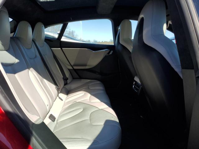 5YJSA1E25GF131801 - 2016 TESLA MODEL S RED photo 10