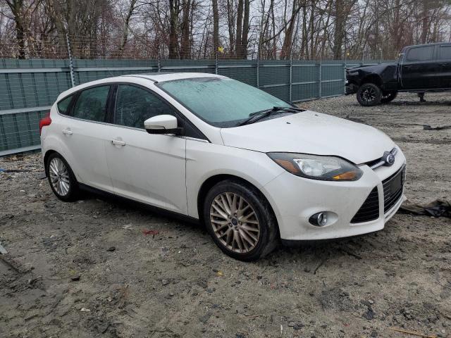 1FADP3N22EL125859 - 2014 FORD FOCUS TITANIUM WHITE photo 4