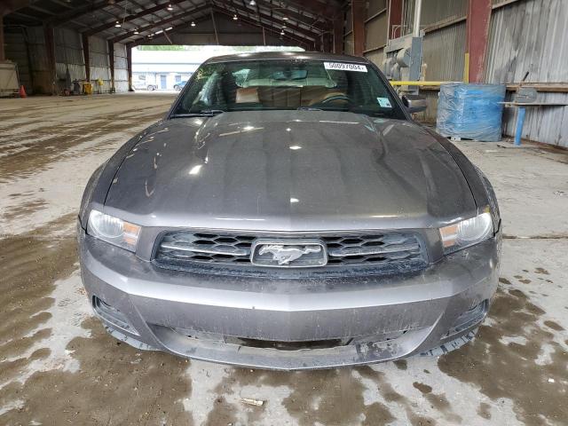 1ZVBP8AN4A5100861 - 2010 FORD MUSTANG GRAY photo 5