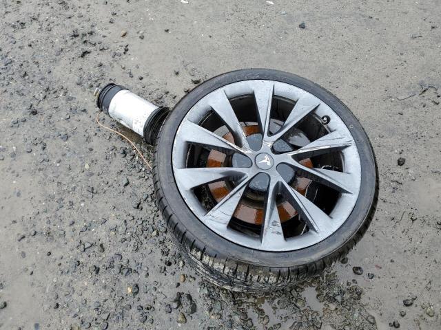 5YJSA1E26JF291161 - 2018 TESLA MODEL S შავი ფოტო 12