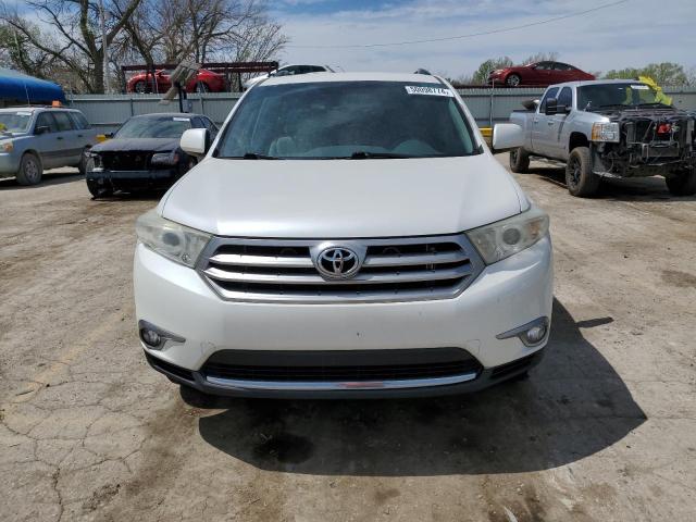 5TDBK3EH4DS194585 - 2013 TOYOTA HIGHLANDER BASE WHITE photo 5