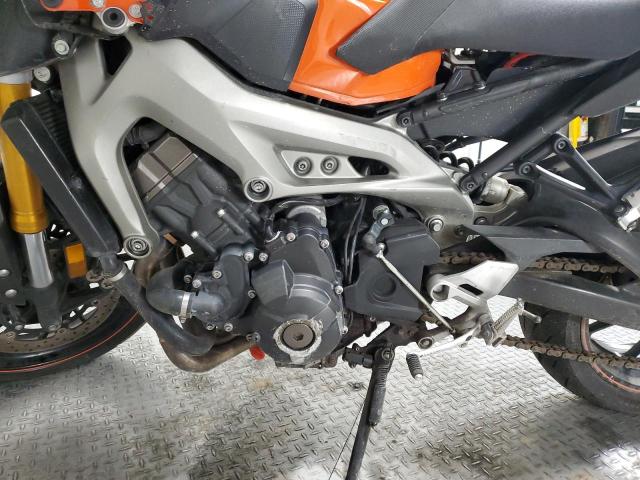 JYARN33E9EA002232 - 2014 YAMAHA FZ09 ORANGE photo 6