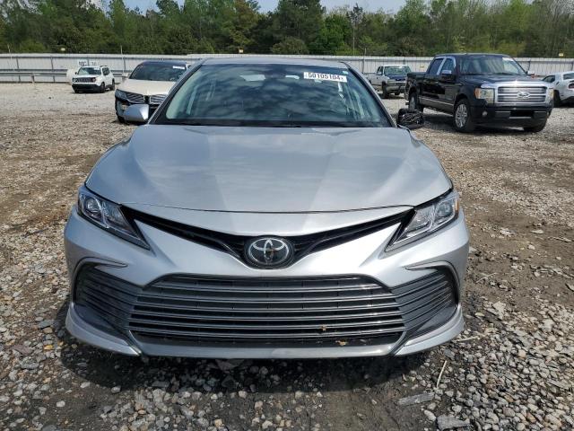 4T1C11AK3MU477774 - 2021 TOYOTA CAMRY LE SILVER photo 5