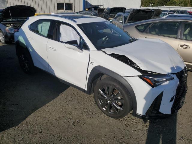 JTHR3JBH8L2023301 - 2020 LEXUS UX 200 WHITE photo 4