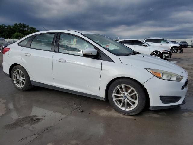 1FADP3F21FL207341 - 2015 FORD FOCUS SE WHITE photo 4