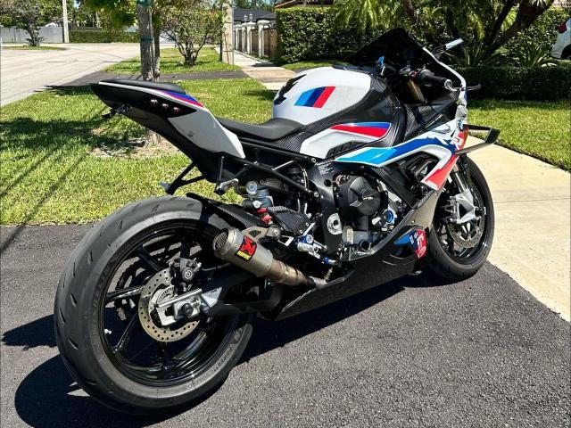 WB10E230XM6E77515 - 2021 BMW S 1000 RR WHITE photo 4