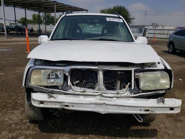 2CNBE634826914188 - 2002 CHEVROLET TRACKER LT WHITE photo 5