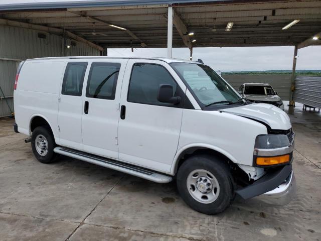 1GCWGAFP3P1219748 - 2023 CHEVROLET EXPRESS G2 WHITE photo 4