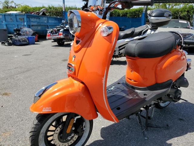 LL0TCAPE8NG001896 - 2022 AMIG SCOOTER ORANGE photo 10