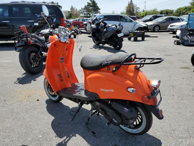 LL0TCAPE8NG001896 - 2022 AMIG SCOOTER ORANGE photo 3