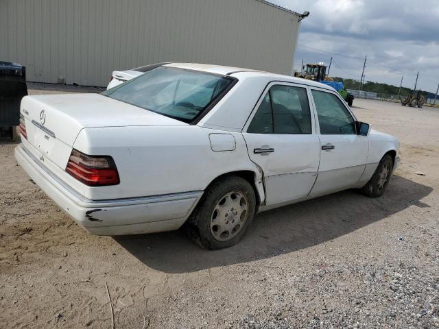 WDBEA32E5SC272461 - 1995 MERCEDES-BENZ E 320 BASE WHITE photo 3