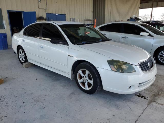 1N4AL11D15C104320 - 2005 NISSAN ALTIMA S WHITE photo 4