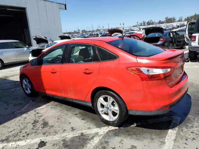1FAHP3F26CL420461 - 2012 FORD FOCUS SE RED photo 2