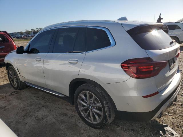 5UXTR9C51JLC82844 - 2018 BMW X3 XDRIVE30I WHITE photo 2