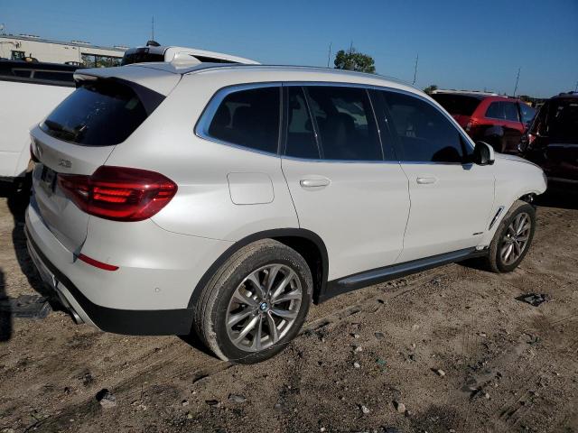 5UXTR9C51JLC82844 - 2018 BMW X3 XDRIVE30I WHITE photo 3