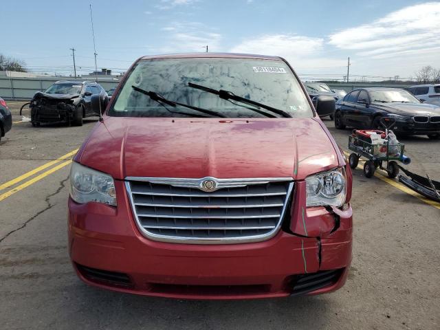 2A8HR44E99R618158 - 2009 CHRYSLER TOWN & COU LX RED photo 5