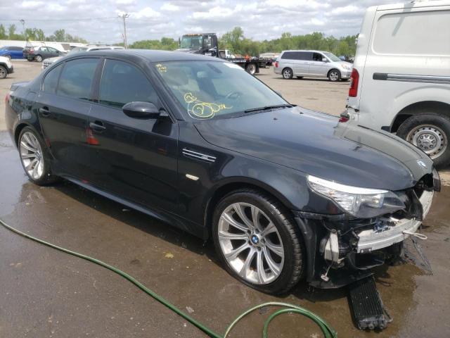 WBSNB93548CX10291 - 2008 BMW M5 BLACK photo 4