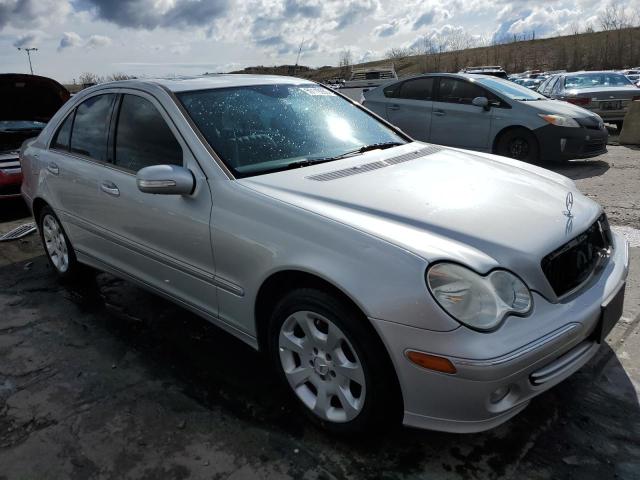 WDBRF84J45F669639 - 2005 MERCEDES-BENZ C 320 4MATIC SILVER photo 4