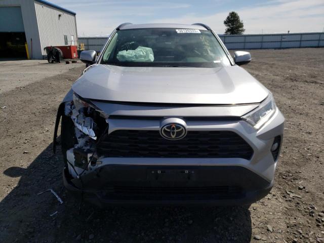 2T3A1RFV8MC256205 - 2021 TOYOTA RAV4 XLE PREMIUM SILVER photo 5