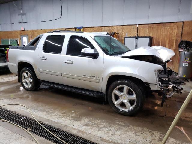 3GNTKFE37BG175638 - 2011 CHEVROLET AVALANCHE LT SILVER photo 4