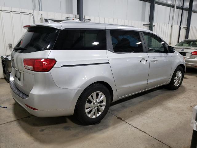 KNDMB5C11F6046908 - 2015 KIA SEDONA LX SILVER photo 3