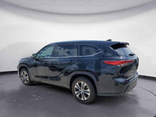 5TDGZRAH7NS544478 - 2022 TOYOTA HIGHLANDER XLE BLACK photo 2