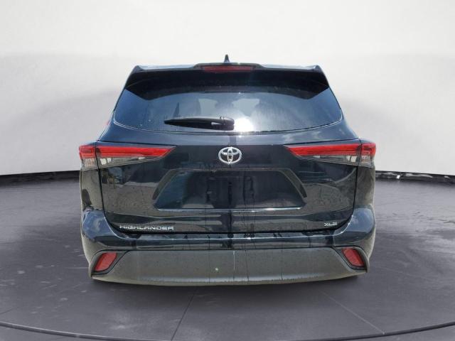 5TDGZRAH7NS544478 - 2022 TOYOTA HIGHLANDER XLE BLACK photo 6