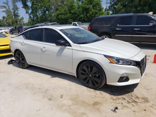 1N4BL4CV7NN413077 - 2022 NISSAN ALTIMA SR WHITE photo 4