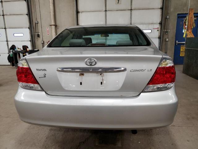 4T1BE30K95U082044 - 2005 TOYOTA CAMRY LE SILVER photo 6