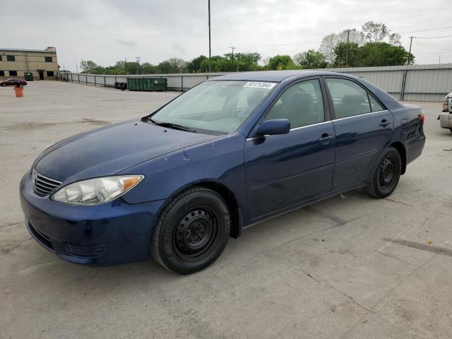 4T1BE32K15U083816 - 2005 TOYOTA CAMRY LE BLUE photo 1