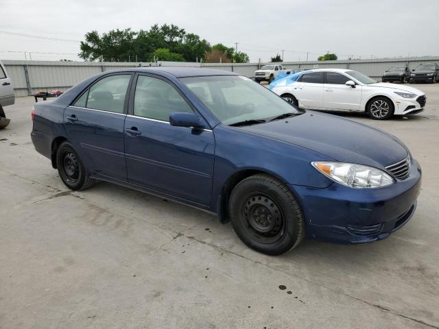 4T1BE32K15U083816 - 2005 TOYOTA CAMRY LE BLUE photo 4