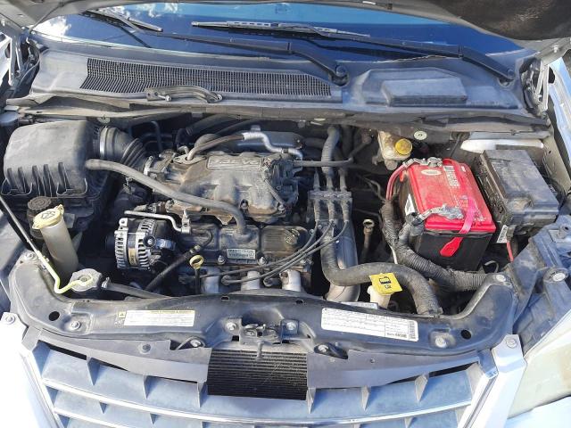 2A8HR44E49R656445 - 2009 CHRYSLER TOWN & COU LX SILVER photo 11